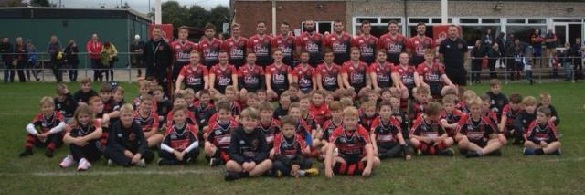 Mold Rugby Club becomes first sports club in the UK to receive a National Policing Award for Safety
